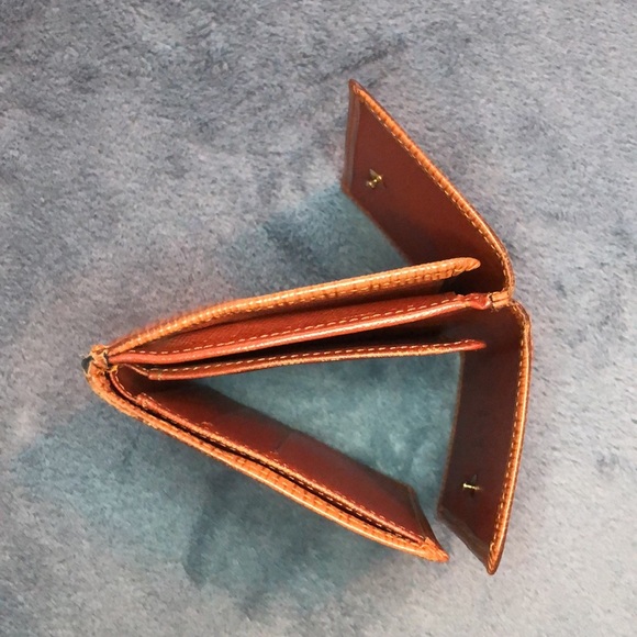 ❌SOLD❌ Louis Vuitton Epi Leather Elise compact wallet RARE bi-color Cipango gold - Picture 11 of 17